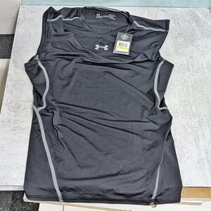 NWT Under Armour Vest Mens Size M Black HeatGear Compression Tank Top Shirt Gym